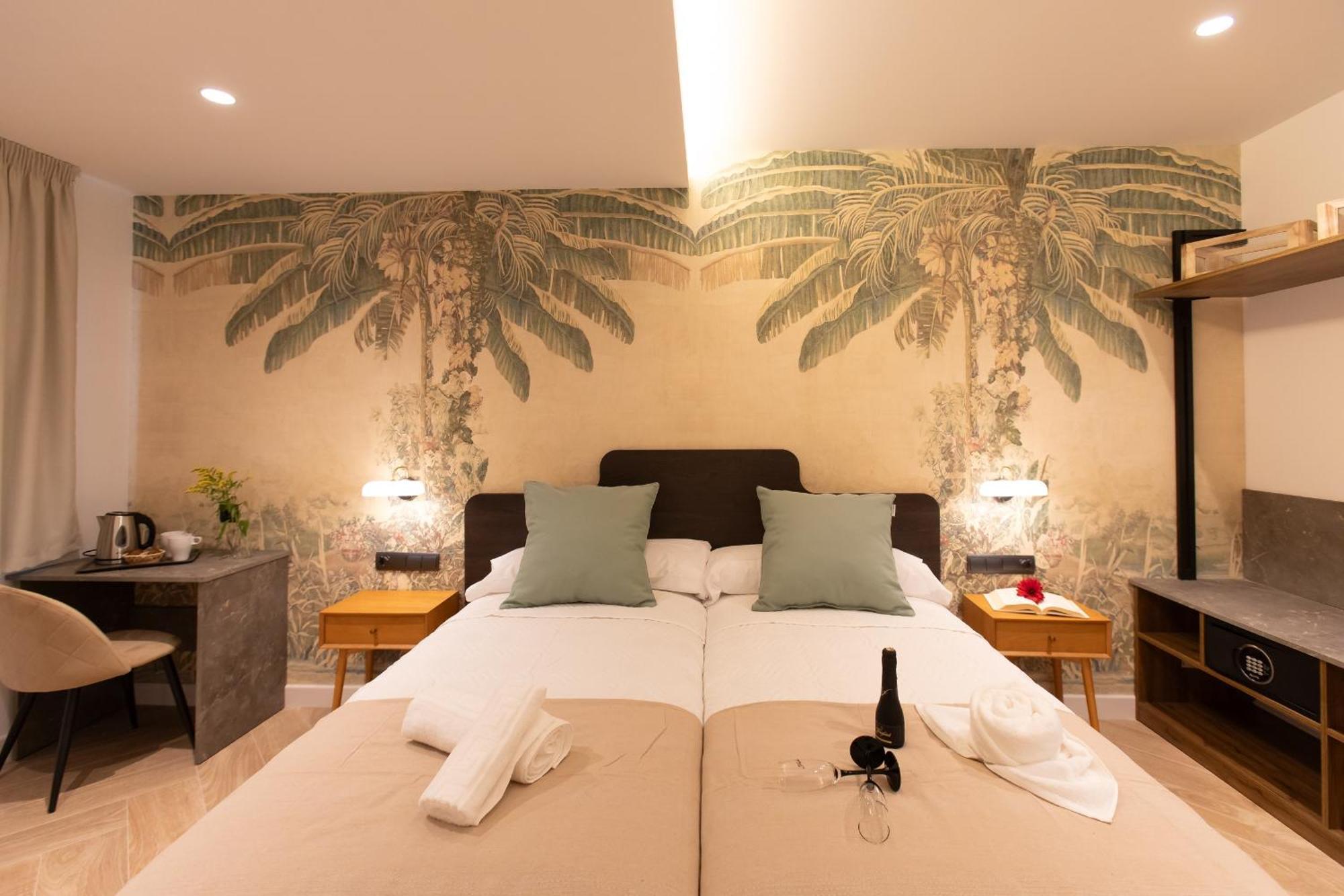 Boutique Rooms Playa Burriana Nerja Dış mekan fotoğraf