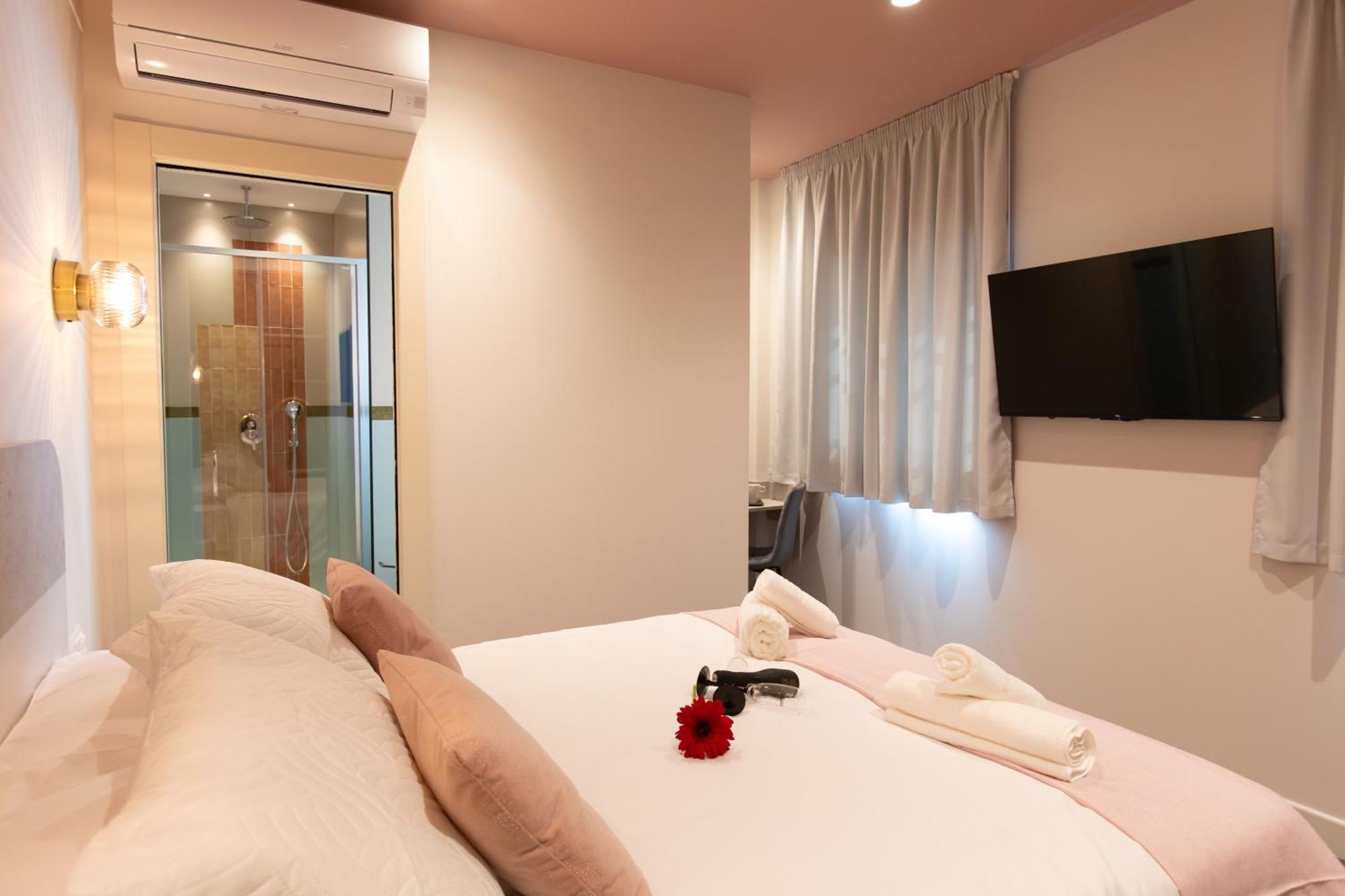 Boutique Rooms Playa Burriana Nerja Dış mekan fotoğraf