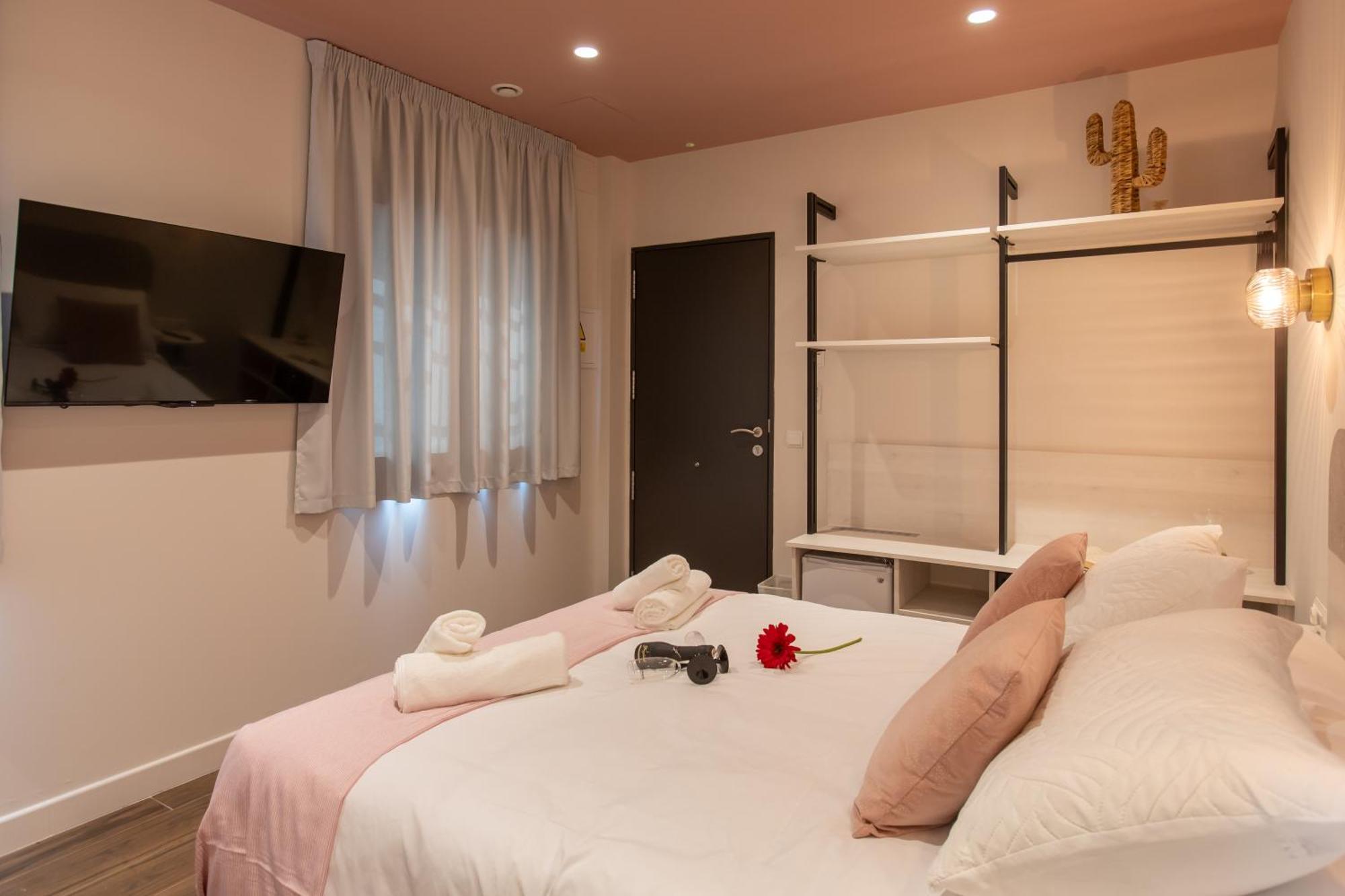 Boutique Rooms Playa Burriana Nerja Dış mekan fotoğraf