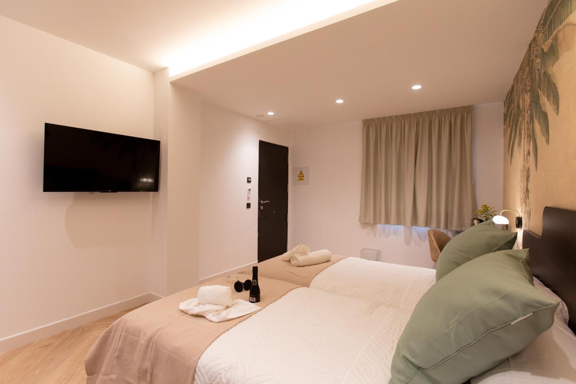 Boutique Rooms Playa Burriana Nerja Dış mekan fotoğraf