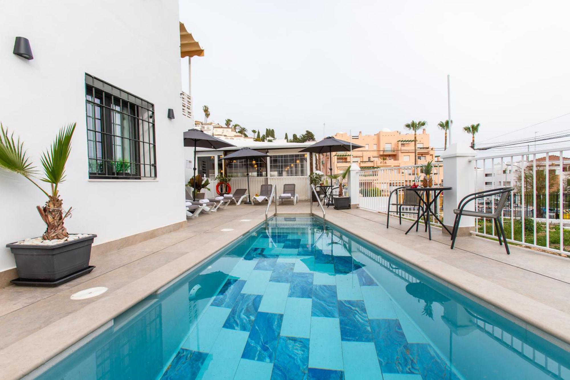 Boutique Rooms Playa Burriana Nerja Dış mekan fotoğraf