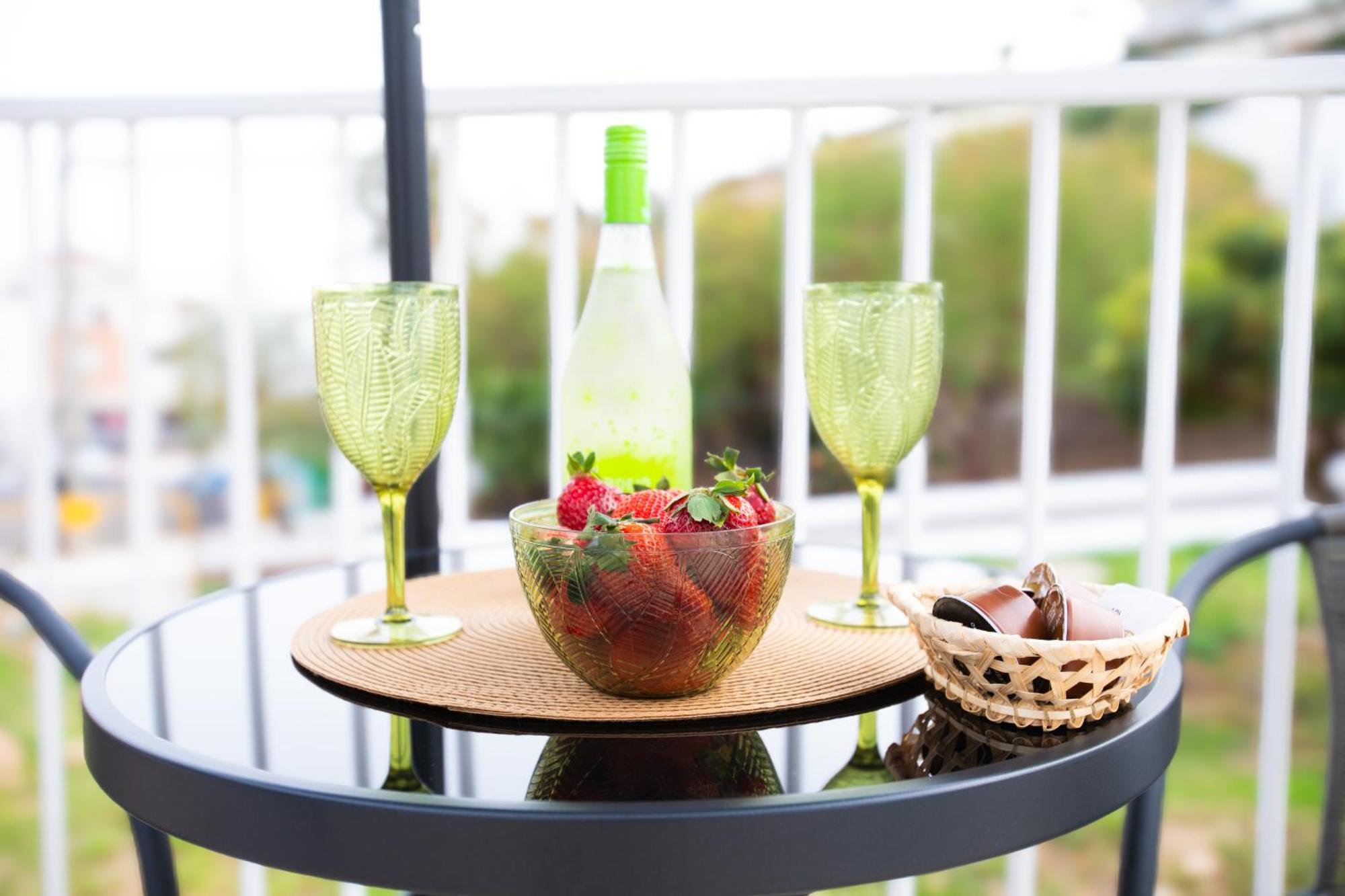 Boutique Rooms Playa Burriana Nerja Dış mekan fotoğraf