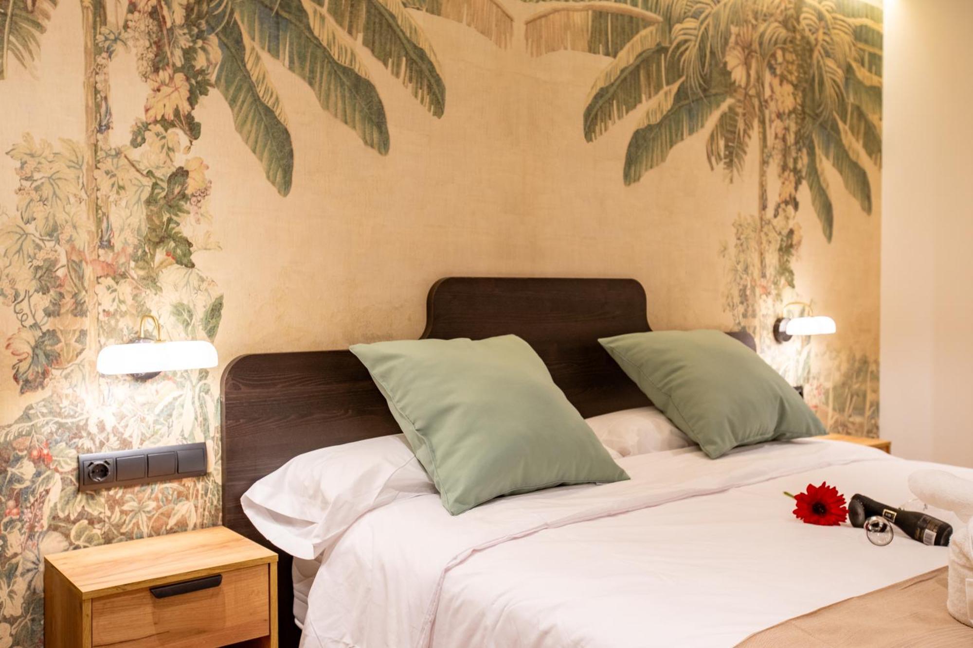 Boutique Rooms Playa Burriana Nerja Dış mekan fotoğraf