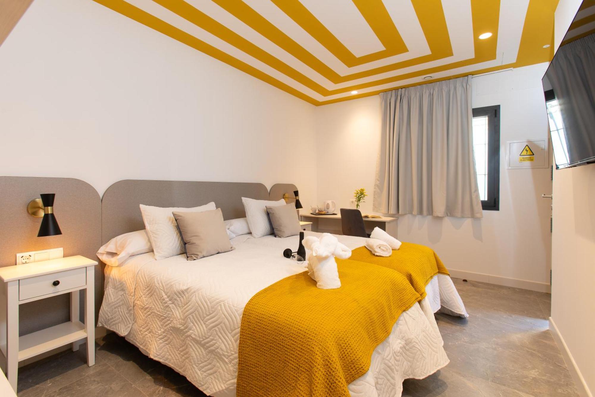 Boutique Rooms Playa Burriana Nerja Dış mekan fotoğraf