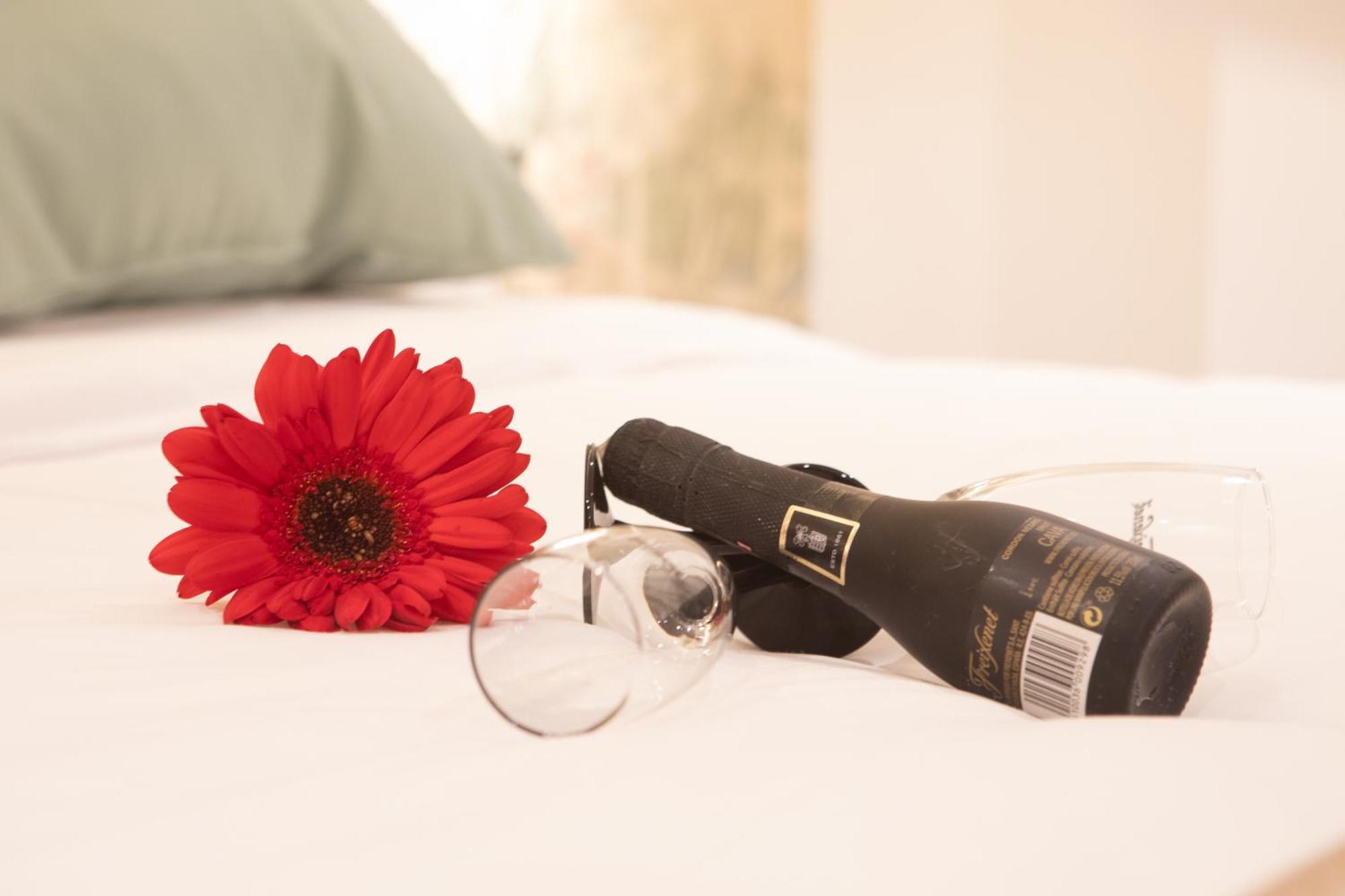 Boutique Rooms Playa Burriana Nerja Dış mekan fotoğraf