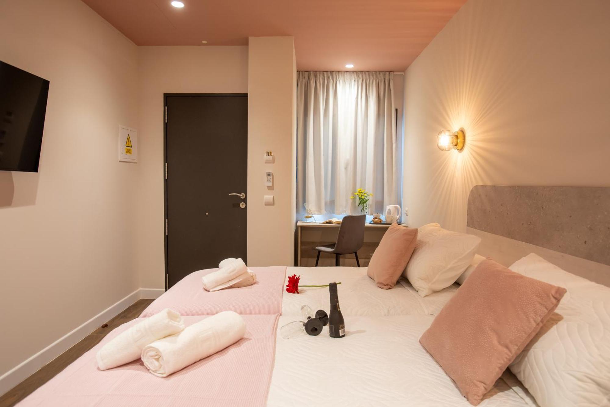 Boutique Rooms Playa Burriana Nerja Dış mekan fotoğraf