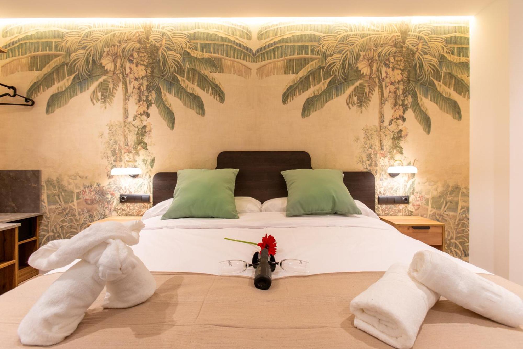 Boutique Rooms Playa Burriana Nerja Dış mekan fotoğraf